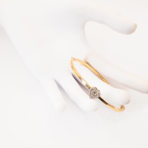 Bracelete Com Pingente De Coração Fixo Ouro 18K