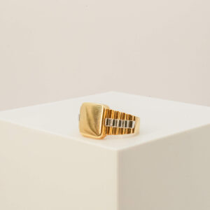 Anel Quadrado Com Aro Trabalhado Ouro 18k